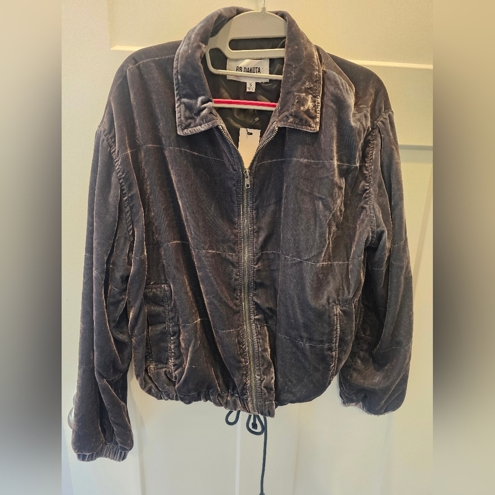 BB Dakota Glacier Grey Velvet Bomber Jacket NWT Small Zip Up Drawstring Hem Soft